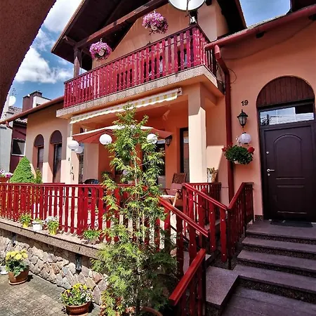 Dom Pod Tujami Bed & Breakfast Krakov