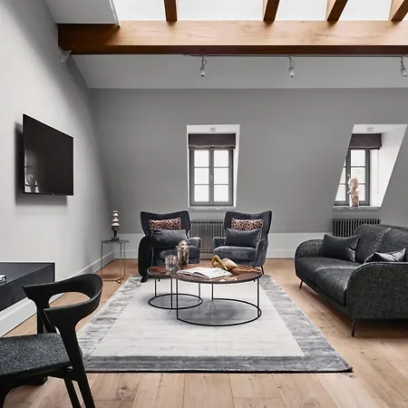 H15 Luxury Palace - Destigo מלון