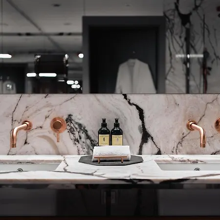 H15 Luxury Palace - Destigo מלון