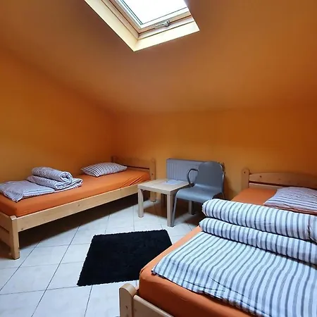Hostel Momotown *