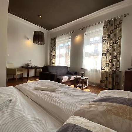 P&j Florianska Apartment *