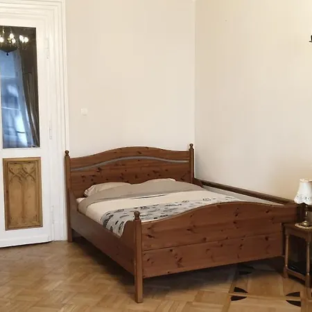 1 Apartamento *