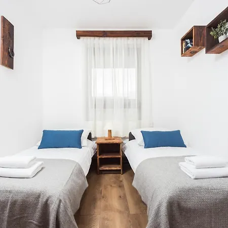 Of The Kings - Wolf Apartment Krakow