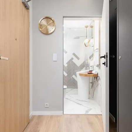 Mogilska By Renters Prestige Apartmán