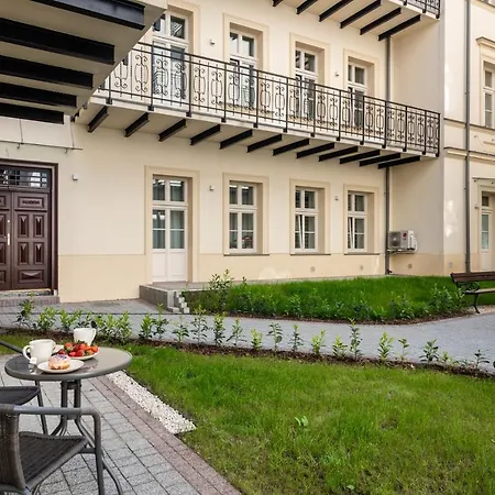 Apartment Atrium - Old Town Luxury - By Upstairs *