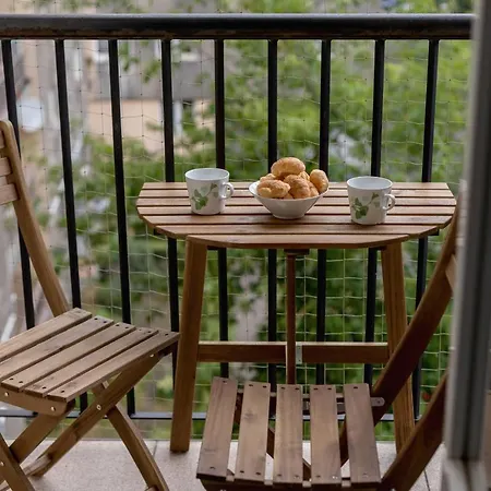 Slowacki Avenue Family Cracow By Renters Apartment