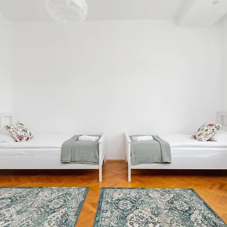 Slowacki Avenue Family Cracow By Renters * Krakow