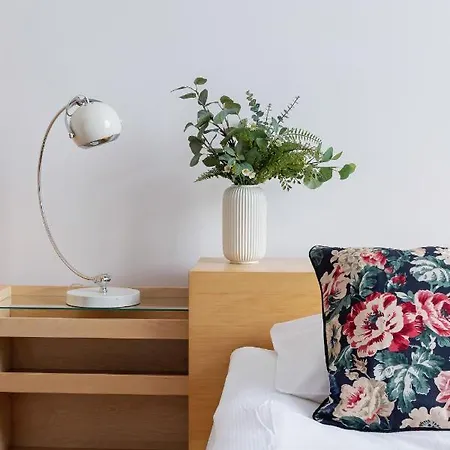 Apartment Slowacki Avenue Family Cracow By Renters