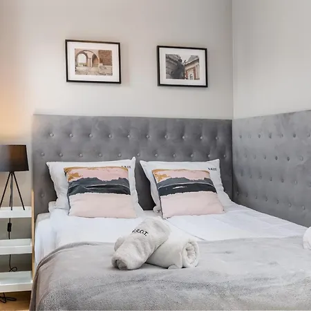 Saint Florian's - Old Town Luxury - By Upstairs Apartment Krakau