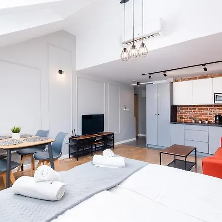 Saint Florian's - Old Town Luxury - By Upstairs Apartment *