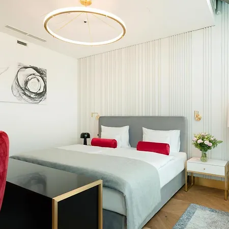 Hotel Ferreus Modern Art Deco 5*