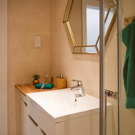 Przytulny Z Ogrodkiem Apartment