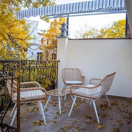 Hive Family House كراكوفيا