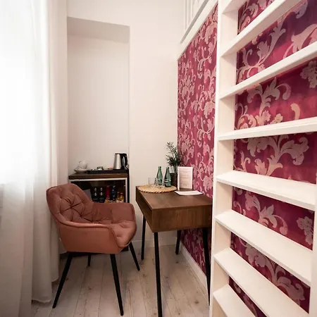 Hive Family House فندق
