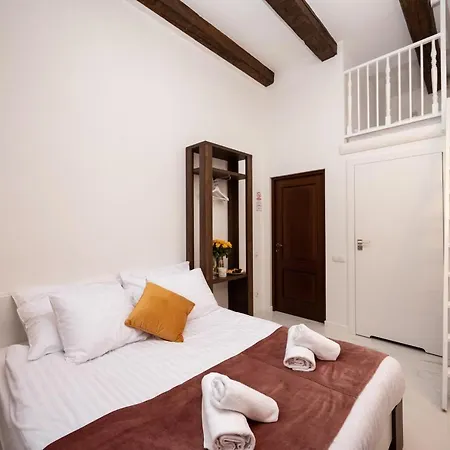 Hive Family House فندق كراكوفيا