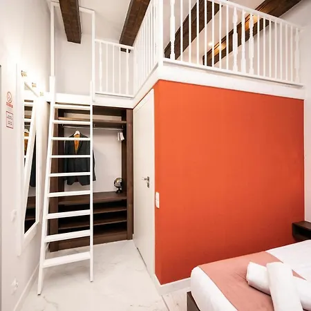 Hive Family House فندق كراكوفيا