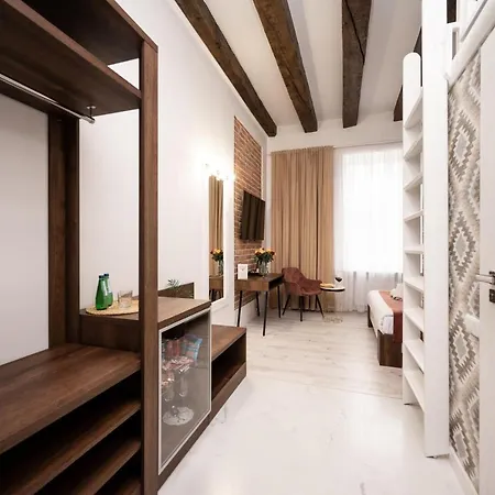 Hive Family House كراكوفيا