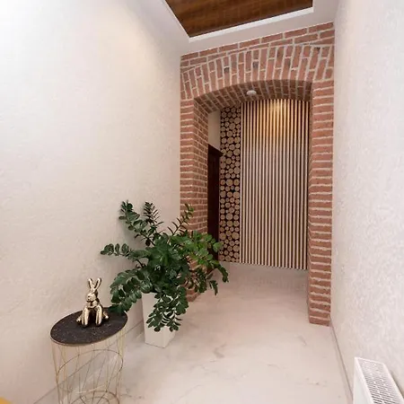 فندق Hive Family House *