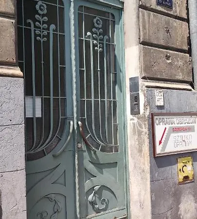 Zacisze Street Appartement