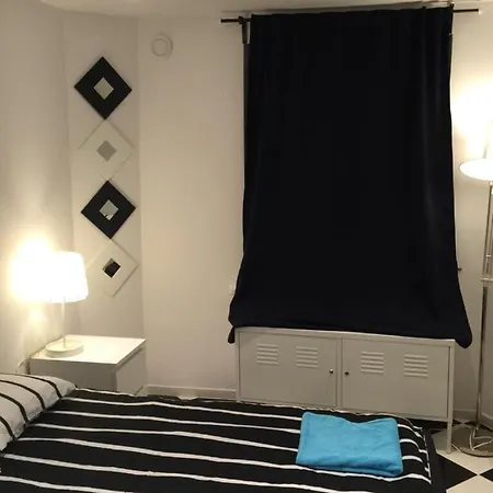 Apartman Red&white Lower Ground Floor *