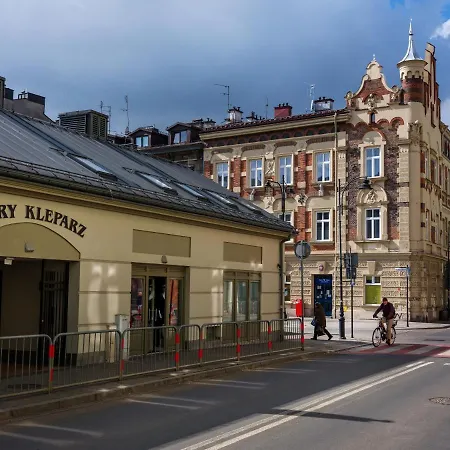Old Market Aparthotel *