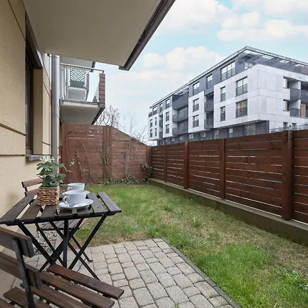 With Garden In By Renters Apartment Krakau