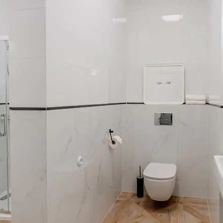 N33 Premium Old Town - Destigo Krakau