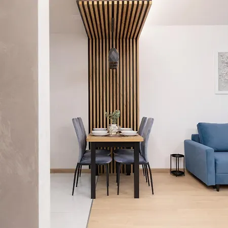 Dark Blue With Parking And Furnished Balcony In By Renters Kraków