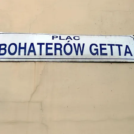Plac Bohaterow Getta Apartment *