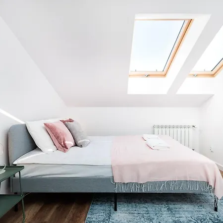 Trailside - By Upstairs Apartamento