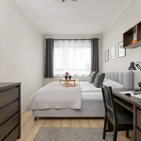 Podgorze Air-conditioned Family With Parking By Renters Apartment