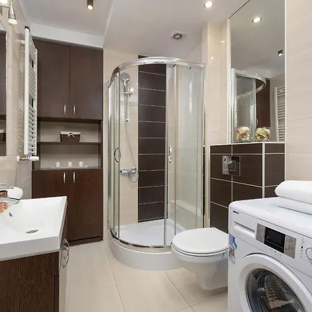 Podgorze Air-conditioned Family With Parking By Renters Krakow