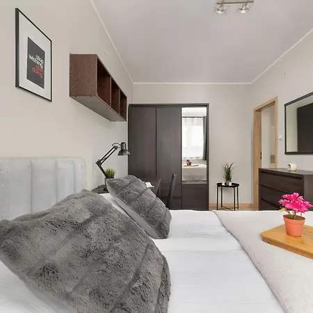 Apartment Podgorze Air-conditioned Family With Parking By Renters