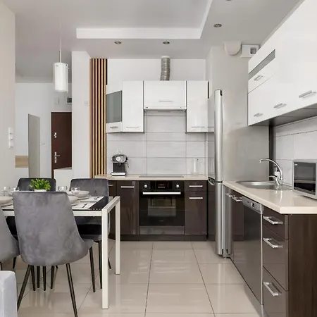 Apartment Podgorze Air-conditioned Family With Parking By Renters Krakow