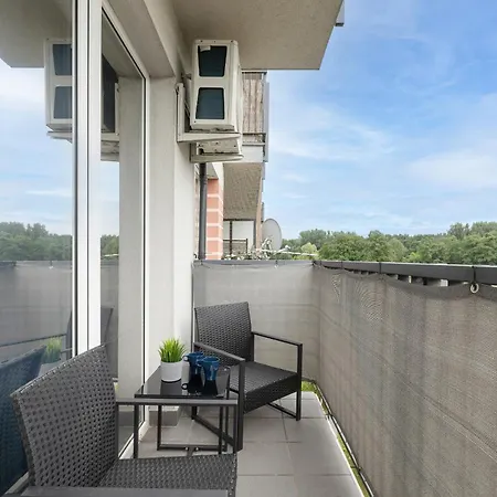 Podgorze Air-conditioned Family With Parking By Renters *