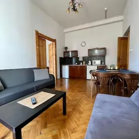 Plac Szczepanski / Old Town Apartment Krakow