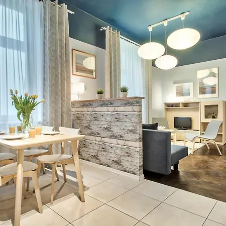 Tyzenhauz Zygmunta Augusta Street Apartment Krakow