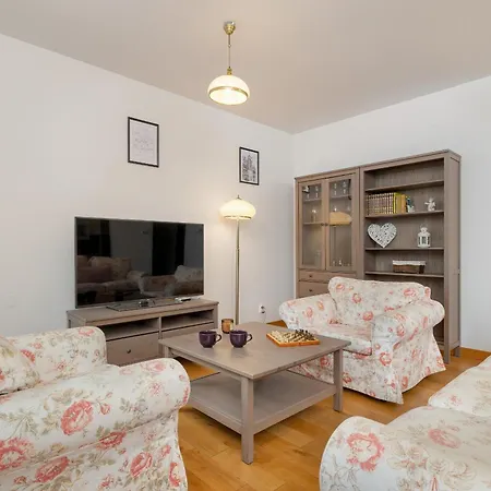 아파트 Bulwary Wislane Ludwinowska Przy Forum By Renters *