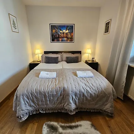 Bulwary Wislane Ludwinowska Przy Forum By Renters 크라쿠프