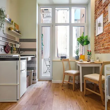 Apartament Crocus Narrow / Kochanowskiego
