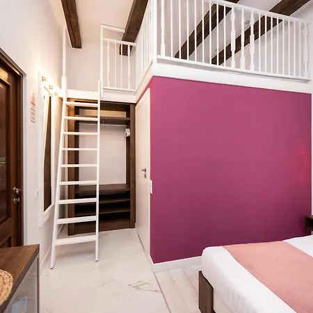 Hive Family House فندق كراكوفيا