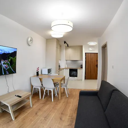 Elegant Two-room Apartment, Center, Balcony ,sleeps 4 *