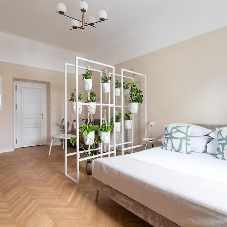 Apartamento 2 - Bedroom - Rejtana 10