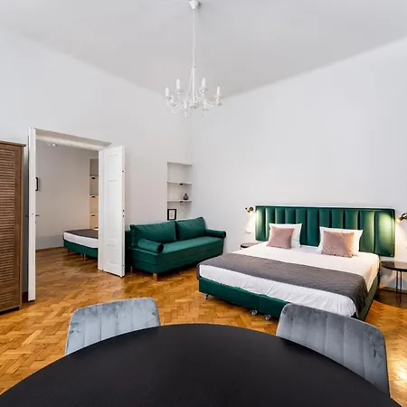 Apart Otel Wawel - Old Town 3*