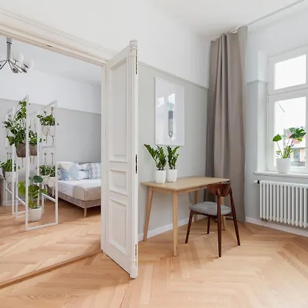 Apartment 2 - Bedroom With Balcony - Rejtana 10 Krakow