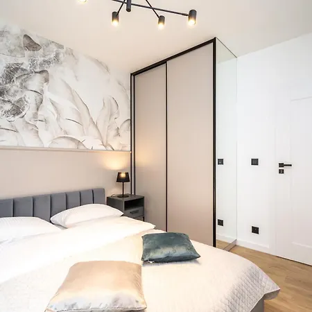 Apartment Apollo Prochowa 6 *