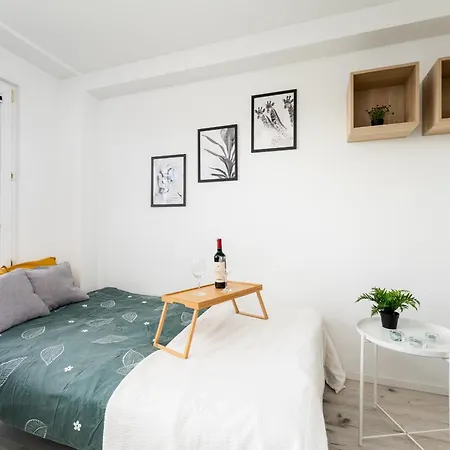 Czarnowiejska Mini With Loggia Lägenhet *