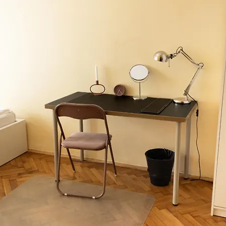 Homely 4 Bedroom - Old Town - By Upstairs Lejlighed Kraków