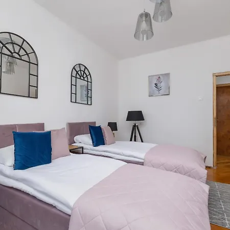 Rodzinny Z Dwiema Sypialniami Niedaleko Centrum Krakowa By Renters * 크라쿠프
