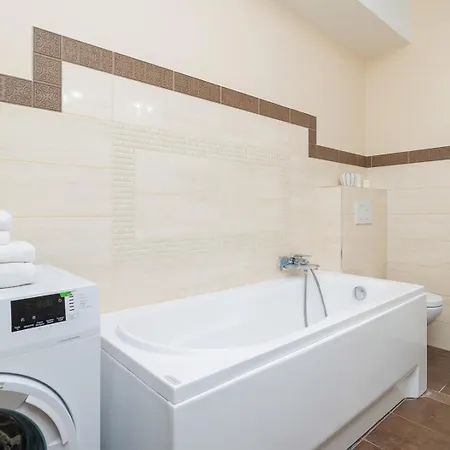 3 Bedroom With Balcony - Skawinska 18 * Krakkó